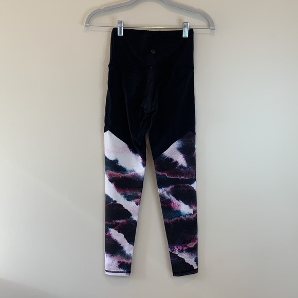 STRUT THIS‎ Space Pattern Leggings - Picture 2 of 7